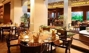 Yellow Mirchi - Hotel City Park - Logo
