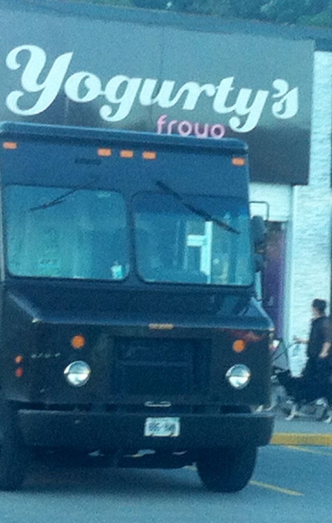 Yogurty&s;s Yogurt - Logo