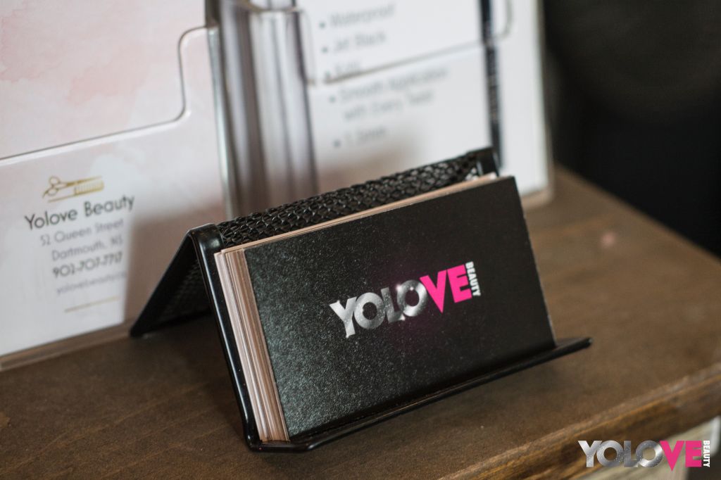 Yolove Beauty - Logo
