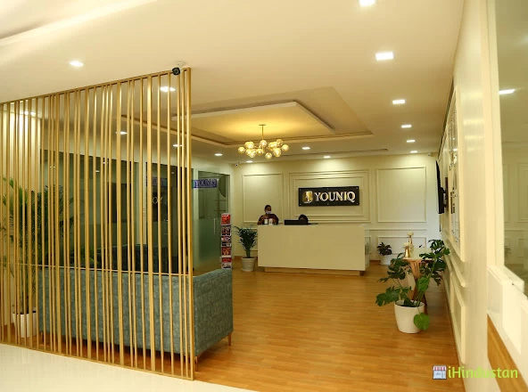 Youniq Plastic Surgery - Logo