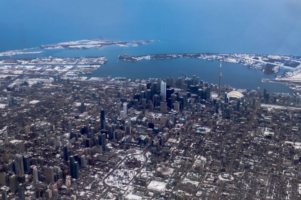 Yulian Ihnatyuk, Mortgage Broker, Dominion Lending Cent - Logo