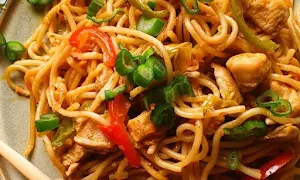 Yummy Yummy - Logo