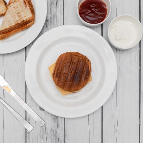 Yummy Bites Cafe - Logo