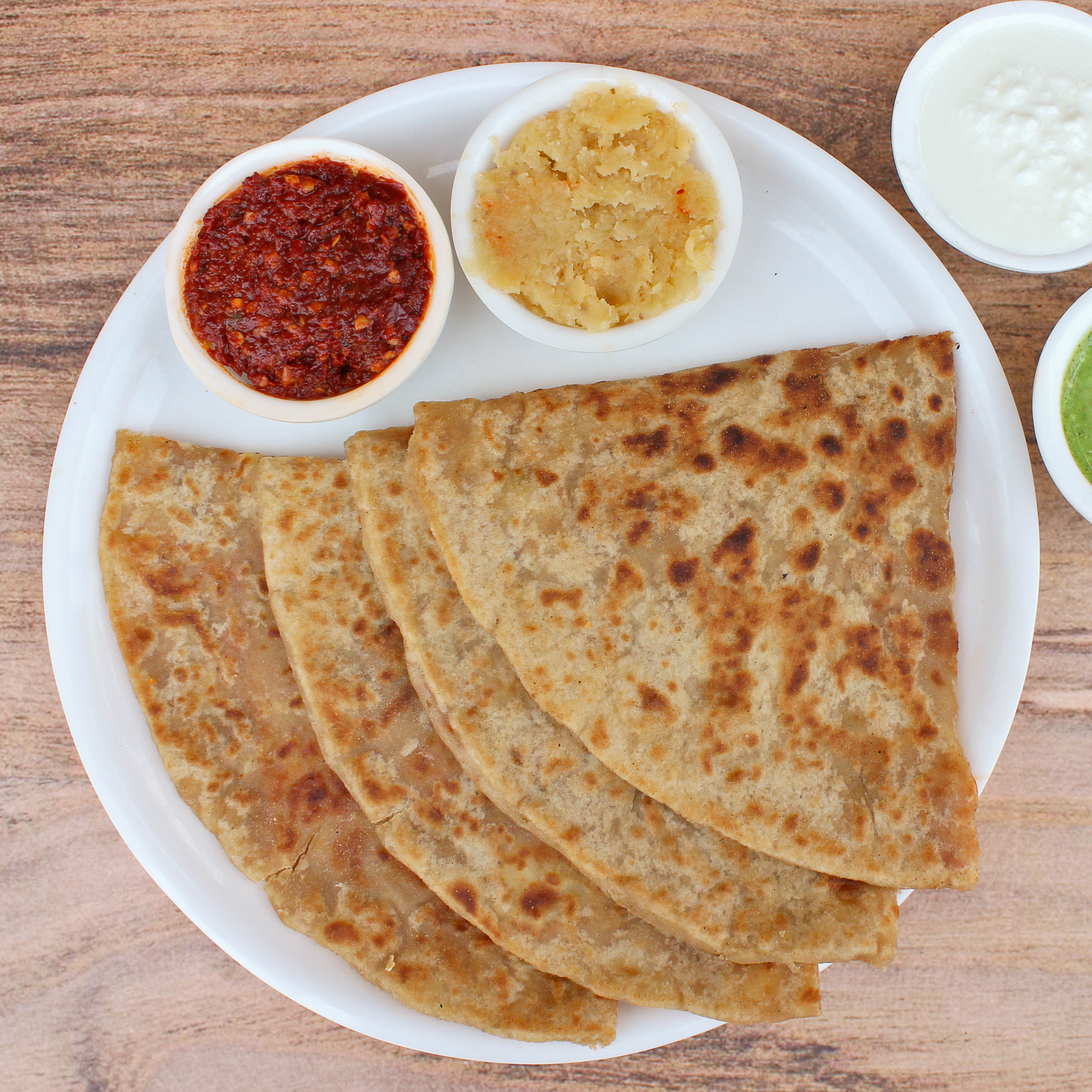 Yummy Parathas - Logo