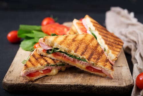 Yummy Shree Sandwich - Logo