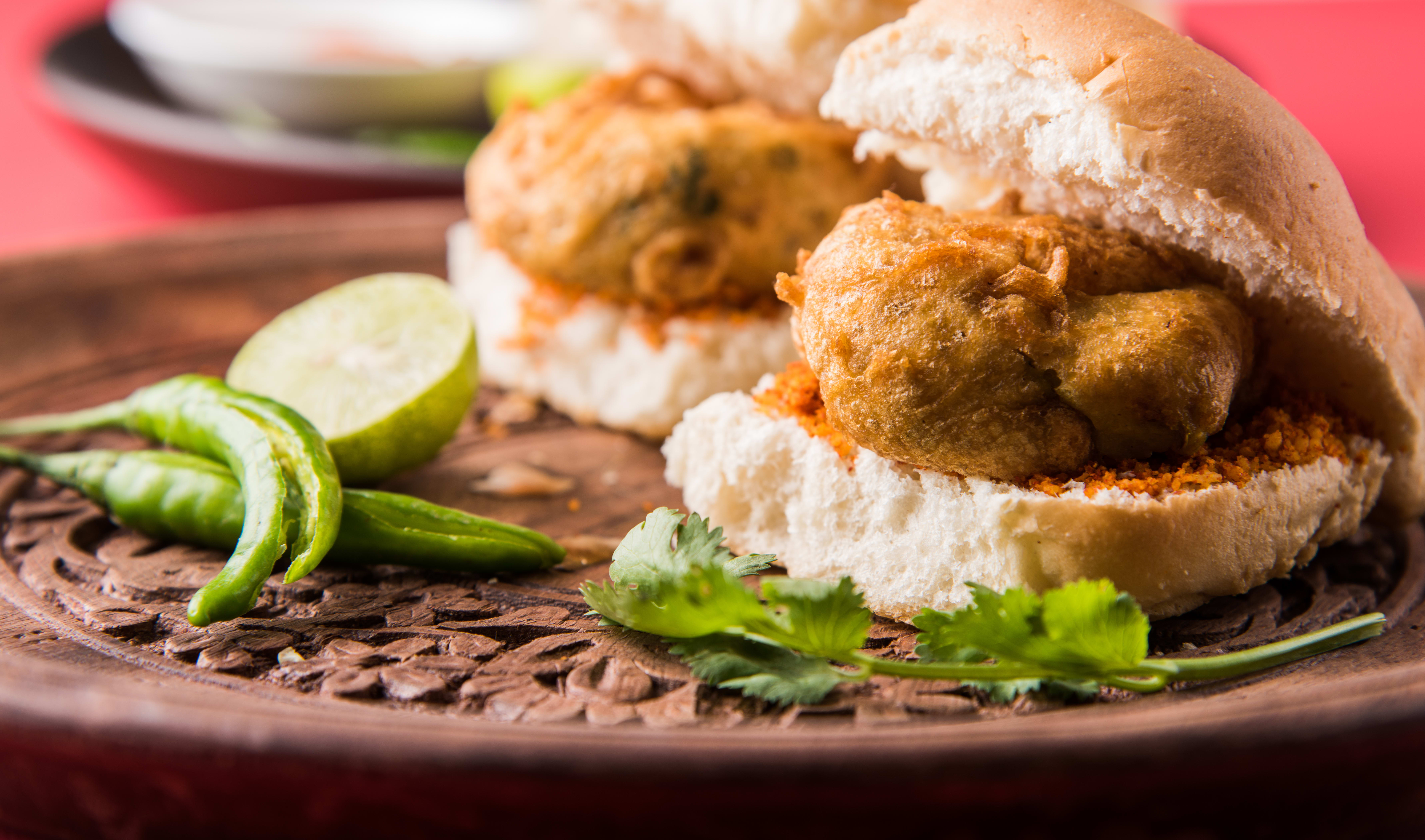 Zadakhalcha Vada Pav - Logo